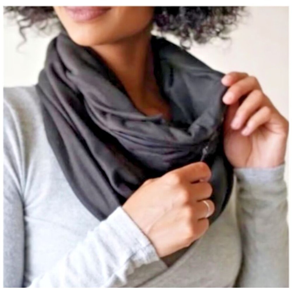 NWT Beyond Yoga Black Infinity Scarf w/Zipper Phone Pocket FabFitFun Travel Wrap